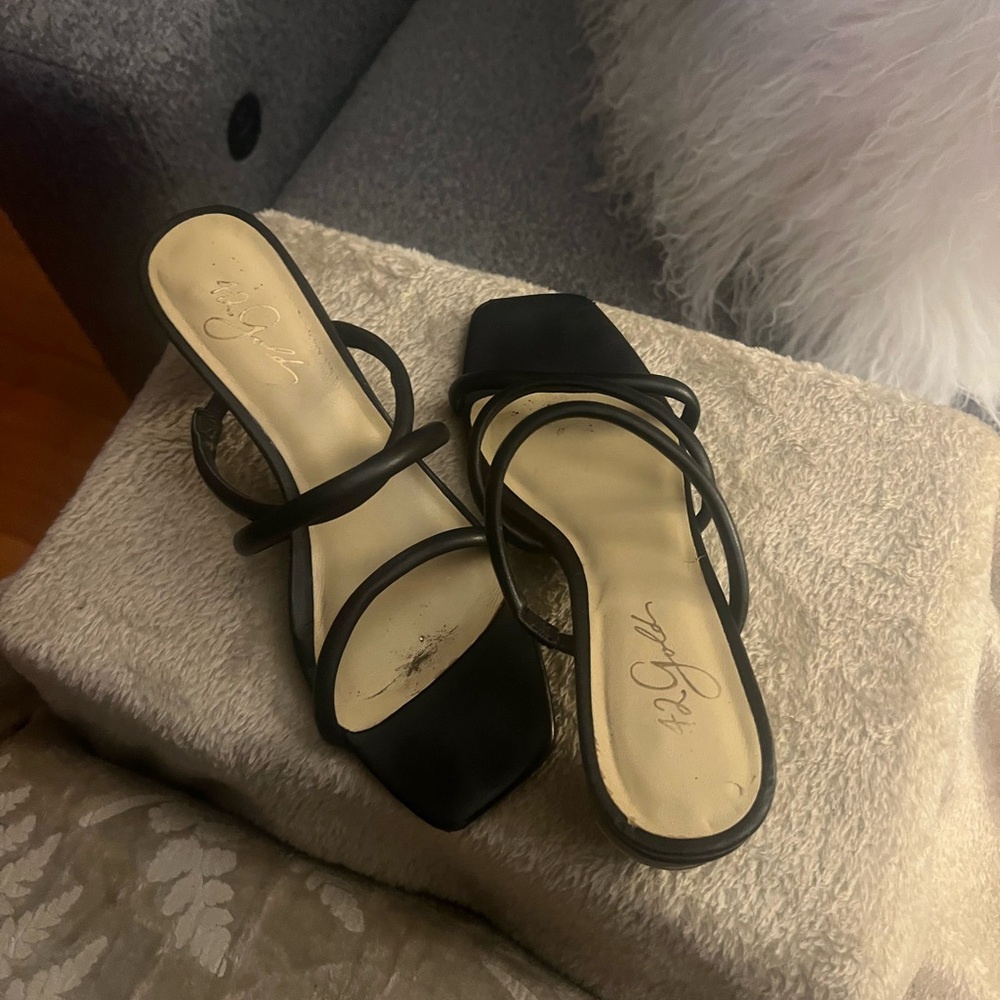 42 GOLD Black Strappy Heels - Picture 4 of 7